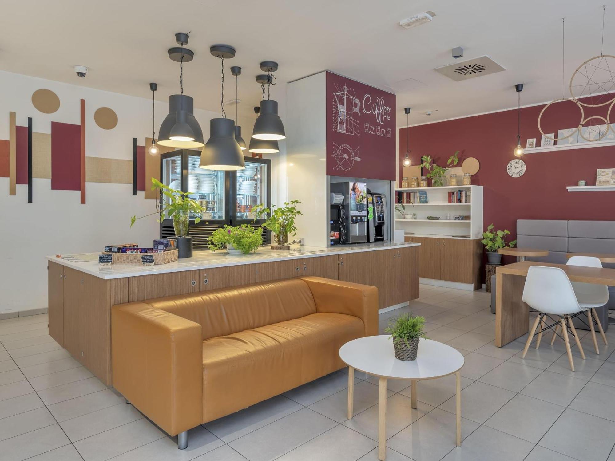 B&B Hotel Como Camerlata Εξωτερικό φωτογραφία